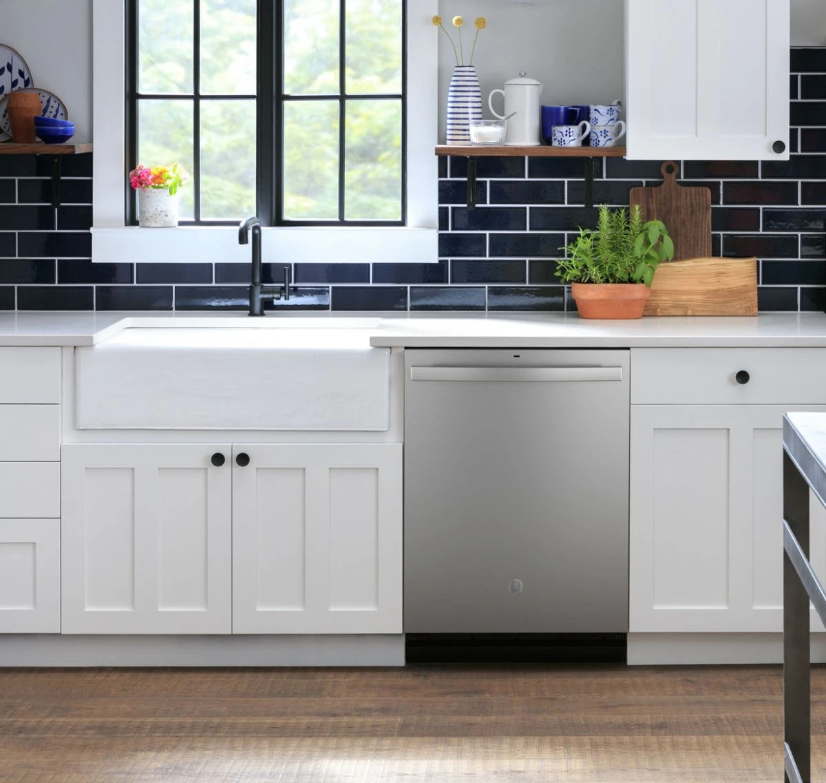 GE® 24" Fingerprint Resistant Stainless Steel Built-In Dishwasher 10 GE® 24" Fingerprint Resistant Stainless Steel Built-In Dishwasher - Image 8