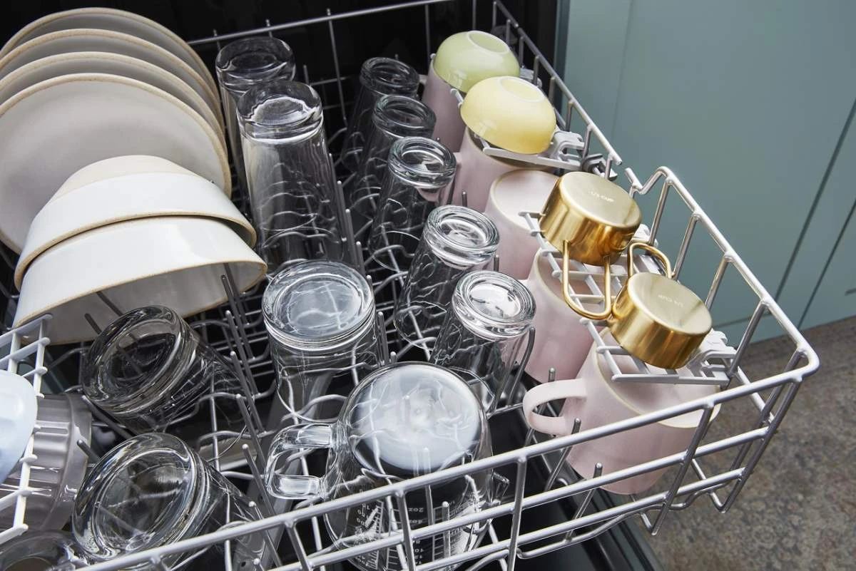 Whirlpool® 4 Piece Stainless Steel Kitchen Package 7 Whirlpool® 4 Piece Stainless Steel Kitchen Package - Image 5