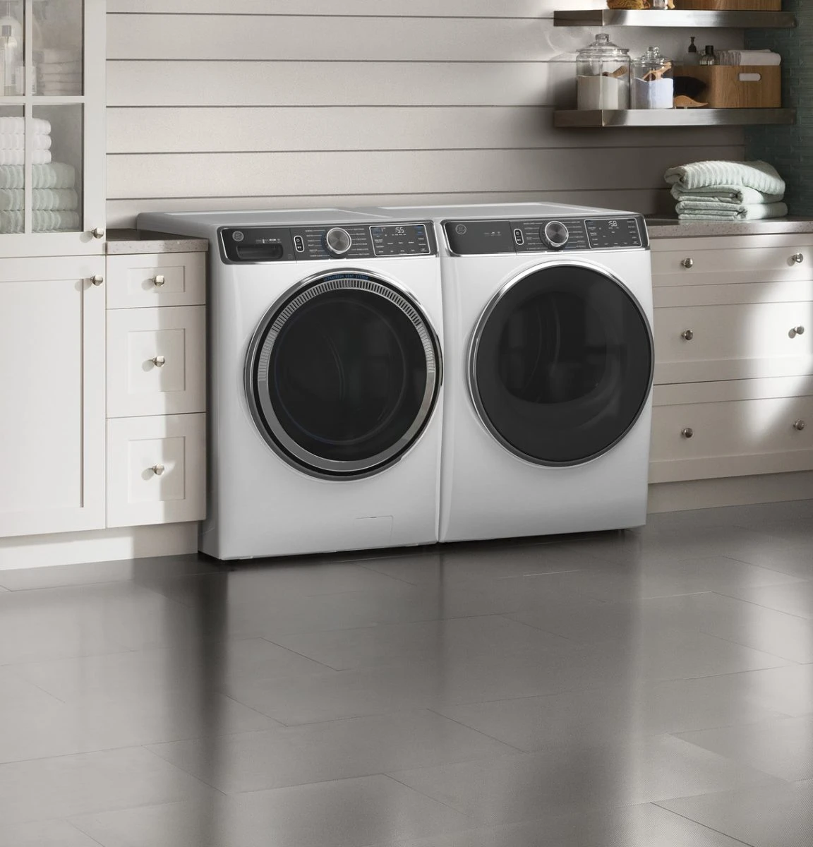 GE® 5.0 Cu. Ft. White Smart Front Load Washer 10 GE® 5.0 Cu. Ft. White Smart Front Load Washer - Image 8