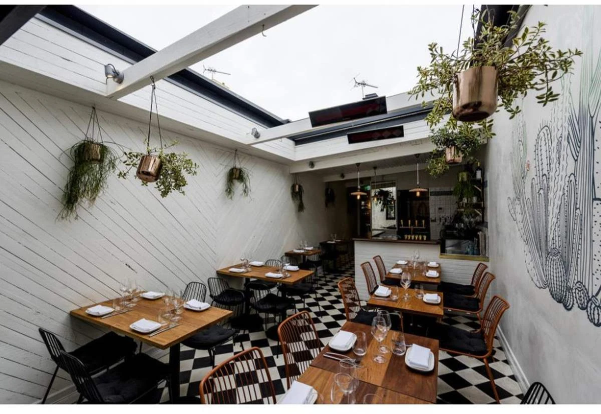 Bromic® Platinum Smart-Heat™ White 50" Electric Patio Heater 6 Bromic® Platinum Smart-Heat™ White 50" Electric Patio Heater - Image 4